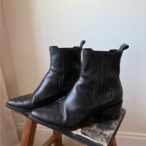 Vagabond Chelsea Black Leather Ankle Boots